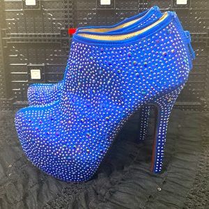 Kiss Kouture Platform Booties . Size 7,5